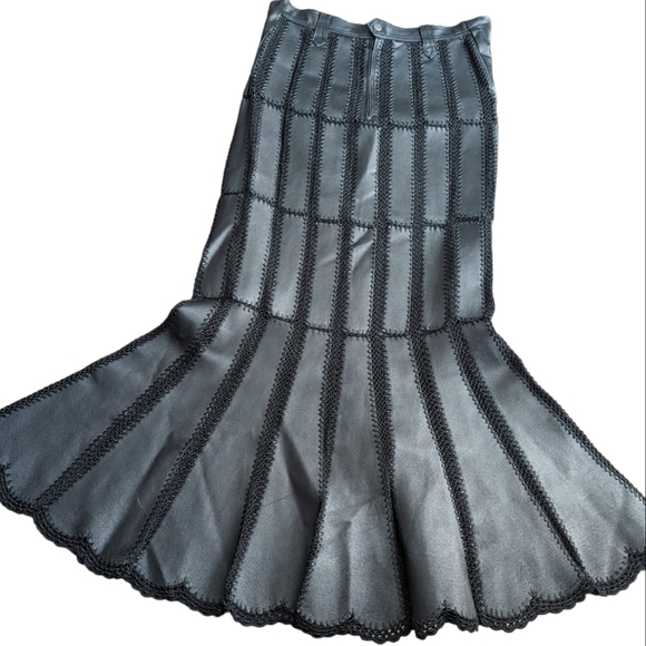 HP. Vintage Pig Leather Skirt - Picture 2 of 14